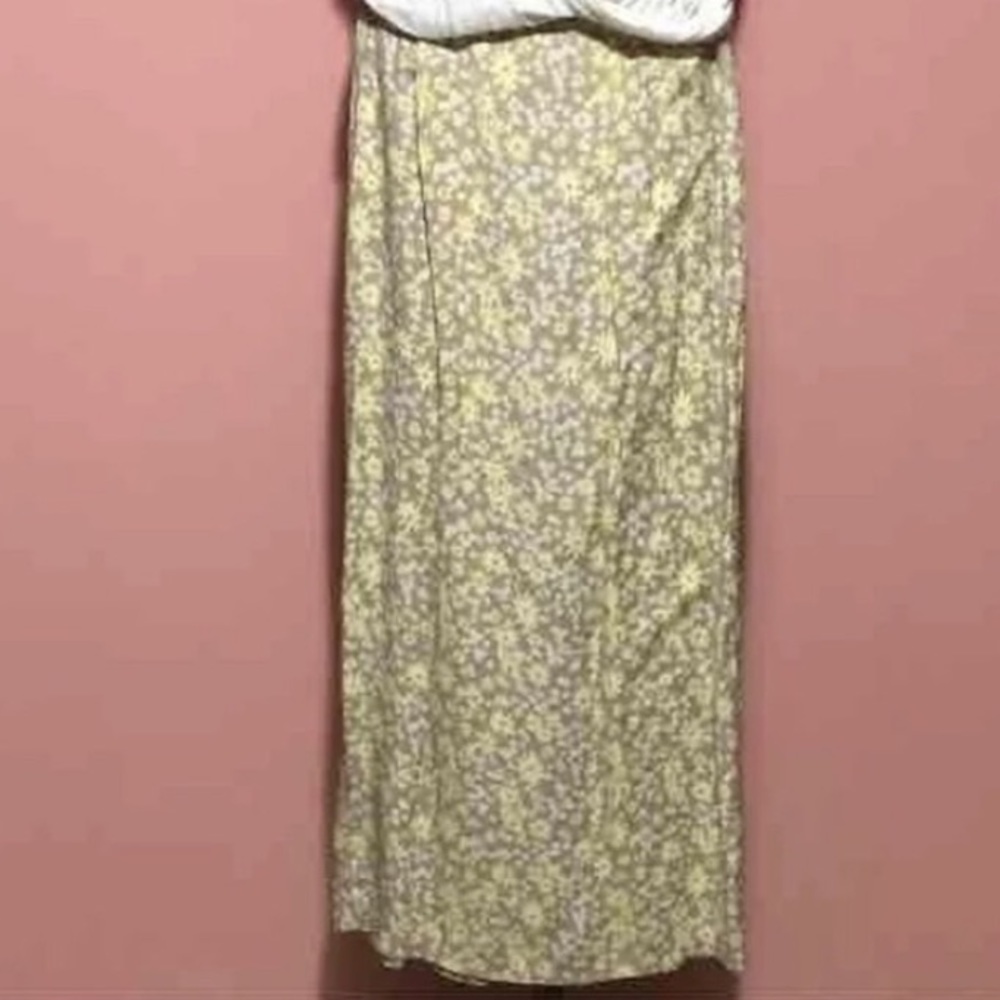 Flowery skirt
